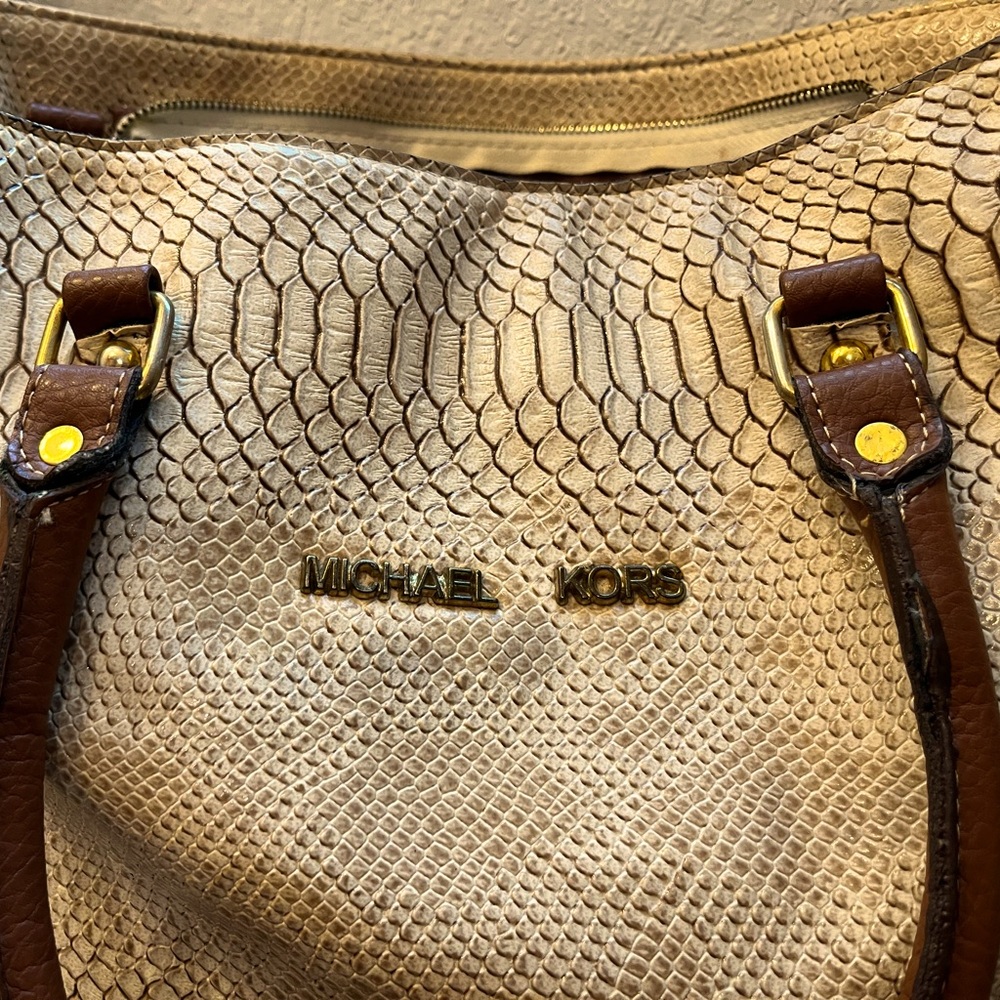 MICHAEL KORS SHOULDER BAG